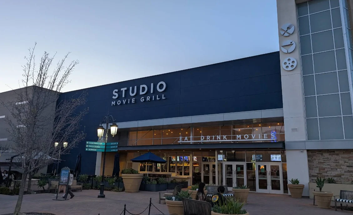 Studio Movie Grill