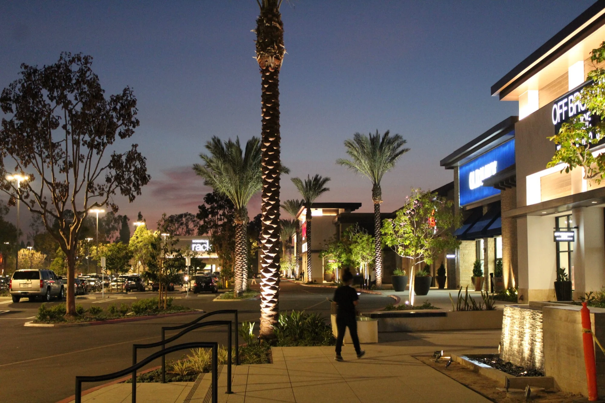 Cerritos Plaza